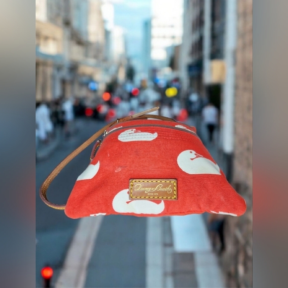 Vintage Dooney & Bourke Red Nylon Triple-Zip Crossbody Bag - Picture 2 of 16